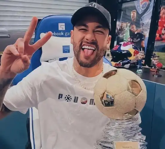 坚持与时俱 坚持与时俱